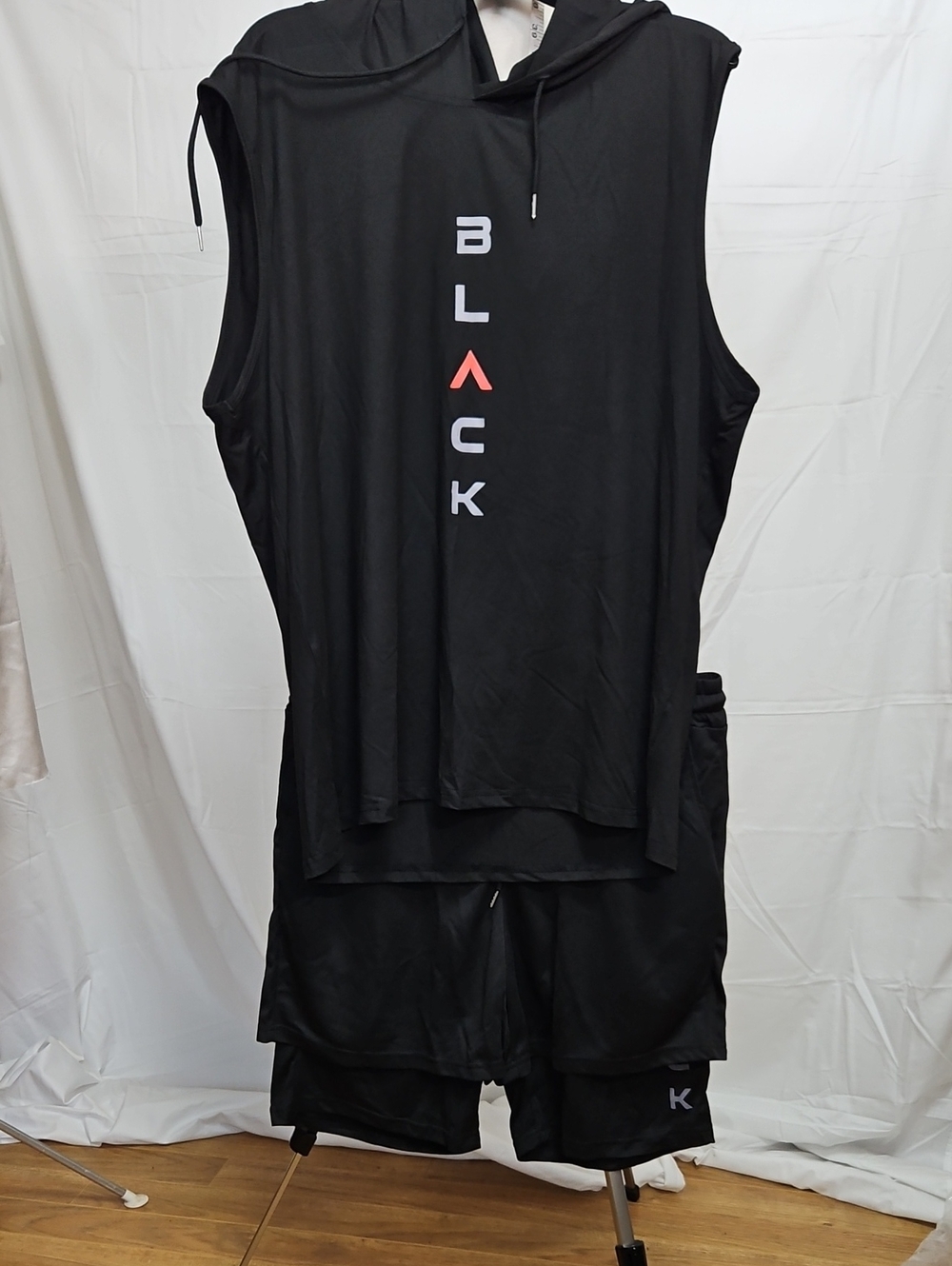 Men's Black Athletic Sleeveless Hoodie And Shorts - Stylish Performance